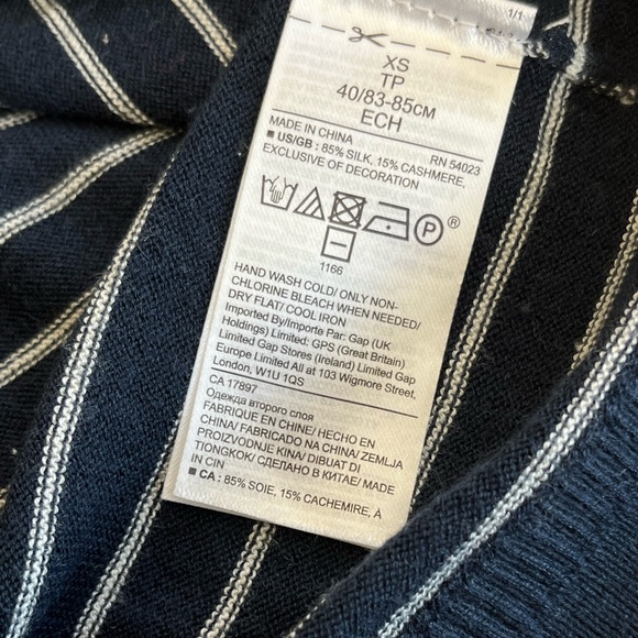 Banana Republic HELLO WEEKEND Silk Cashmere Sweater ~ Navy Blue w/ White Stripes - Picture 7 of 10